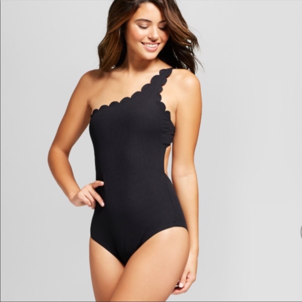 Vanilla beach ribbed scallop black swimsuit